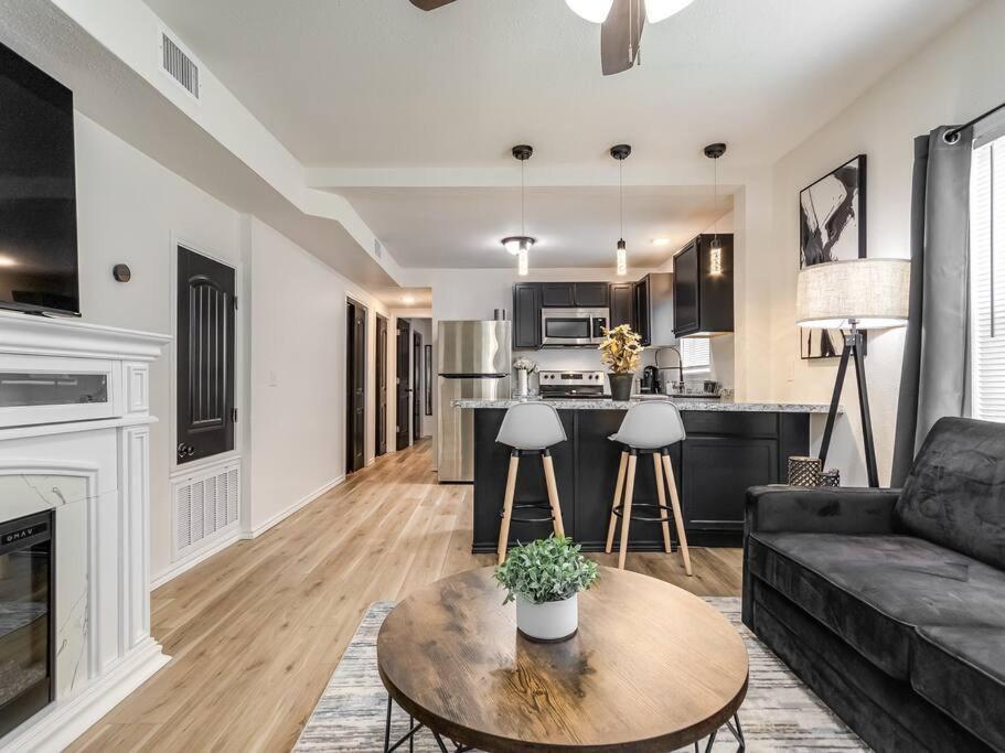 Stylish & Serene Modern Retreat Bartlesville Ngoại thất bức ảnh