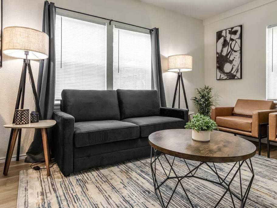 Stylish & Serene Modern Retreat Bartlesville Ngoại thất bức ảnh